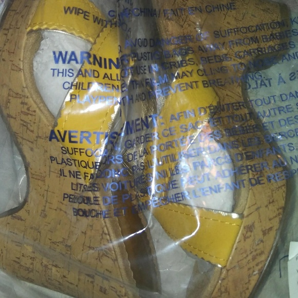 Women's Sandals - Picture 2 of 3